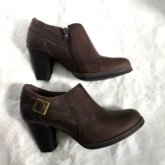 Clarks Shoes - Clarks Women's Brown Leather Ankle Boots Size 7.5  EUC